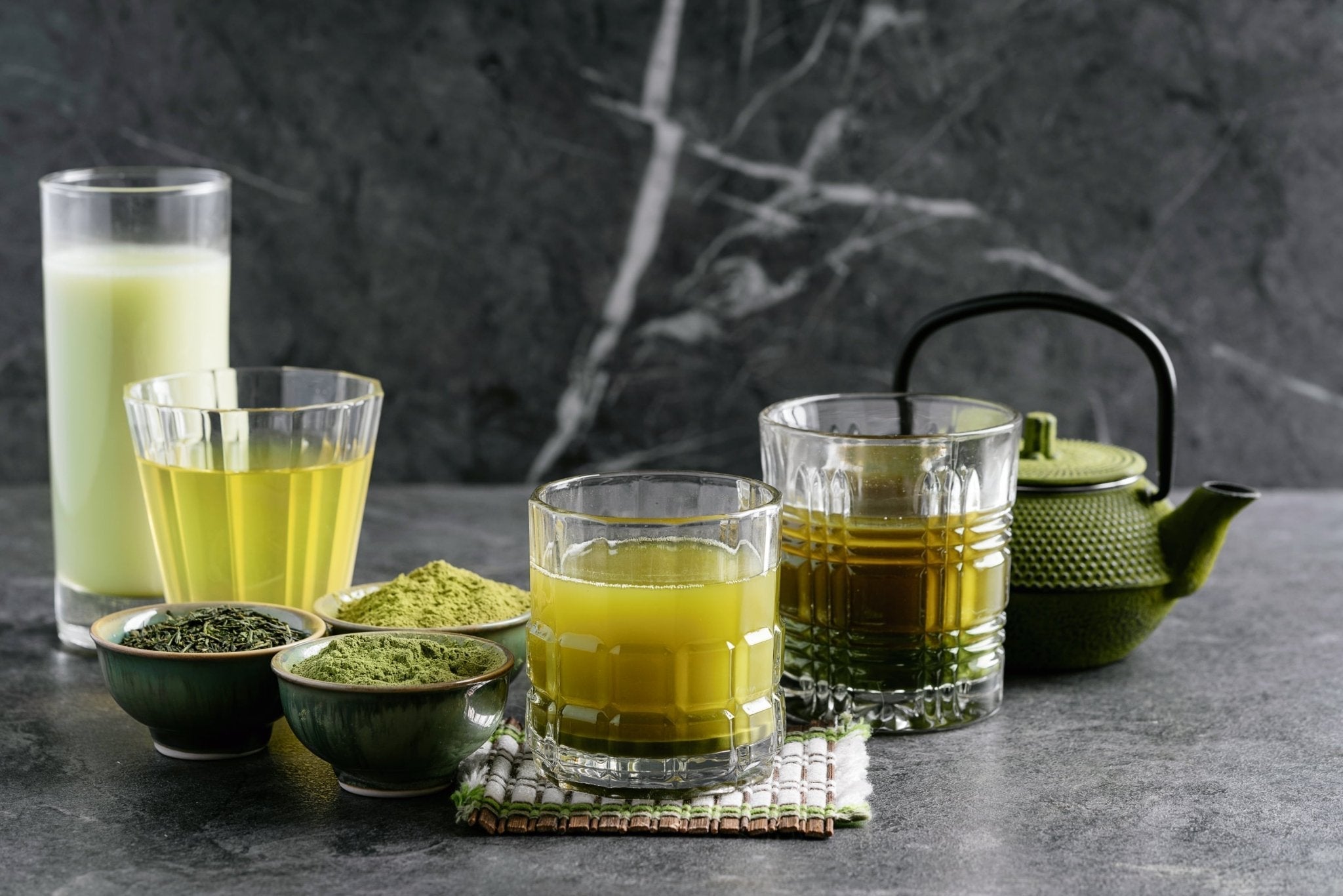 Matcha vs. Sencha – Die feinen Unterschiede im Geschmack und in der Zubereitung - Nibelungentee